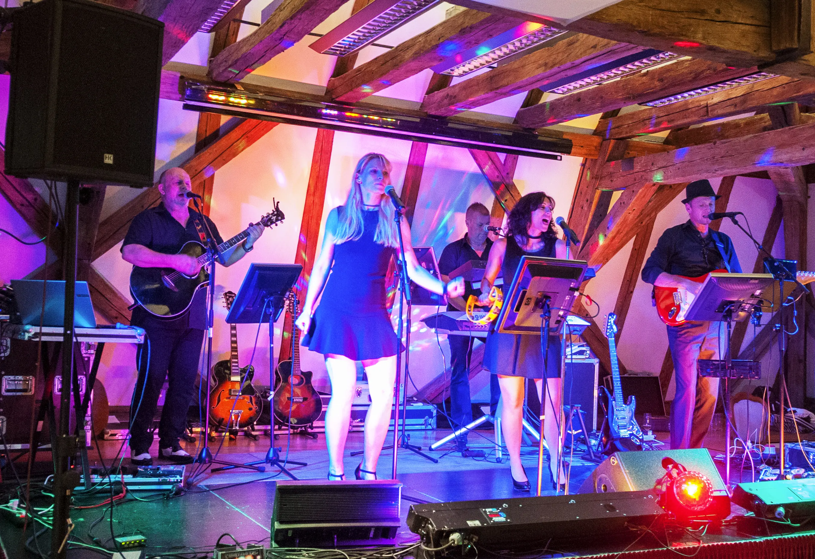 Trauung, Agape, Empfang, Dinner-music, Hochzeitsparty mit Band und/oder DJ & DJane - immer mit weibl. + männl. Gesang