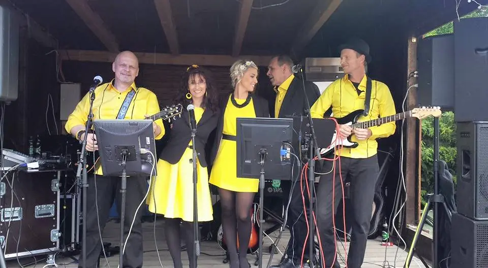 Trauung, Agape, Empfang, Dinner-music, Hochzeitsparty mit Band und/oder DJ & DJane - immer mit weibl. + männl. Gesang