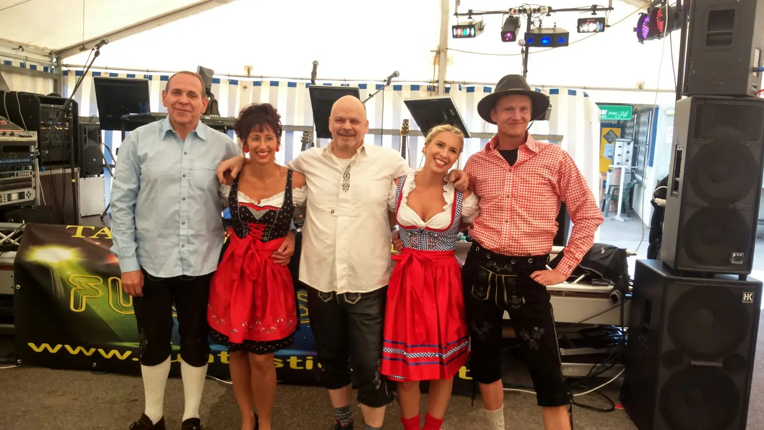 Trauung, Agape, Empfang, Dinner-music, Hochzeitsparty mit Band und/oder DJ & DJane - immer mit weibl. + männl. Gesang