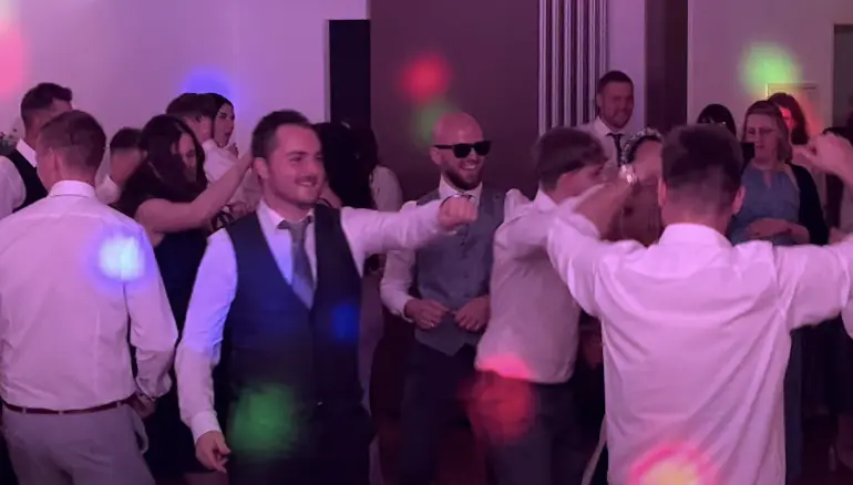 DJ Summerice: Euer DJ für unvergessliche Hochzeitsfeiern im Raum Eferding & ganz Österreich! 