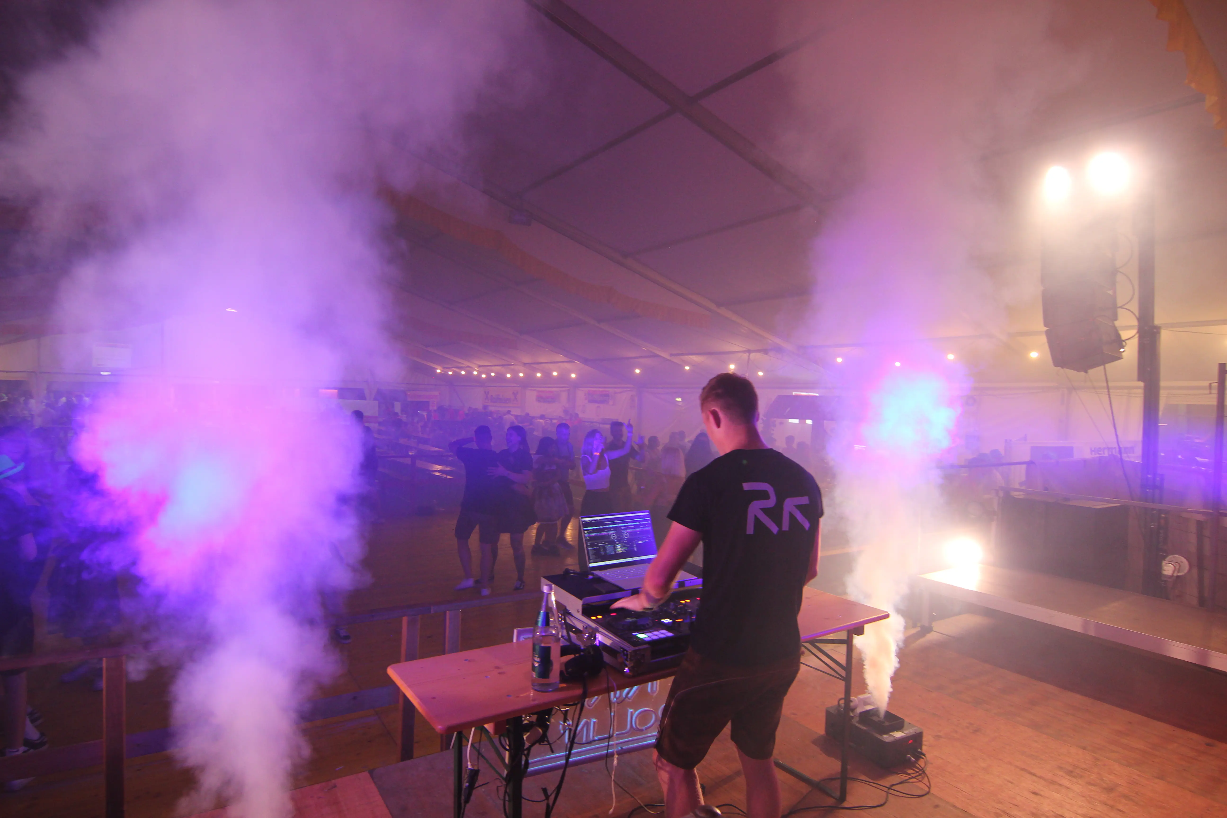 DJ-Dienstleistungen - Allgemeines Angebot - Photo 8