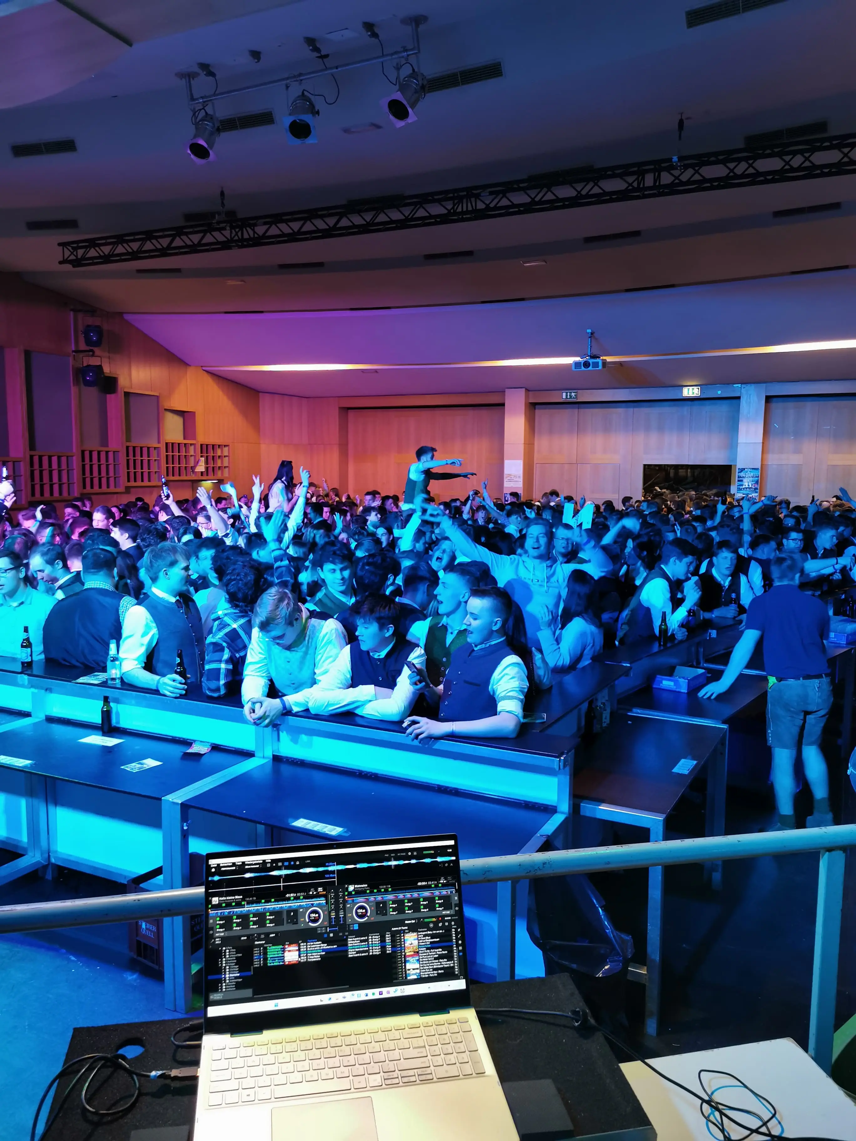 DJ-Dienstleistungen - Allgemeines Angebot - Photo 12