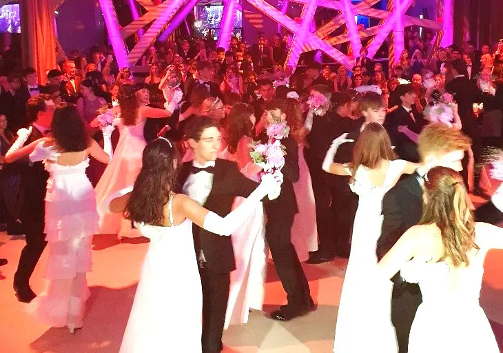 BALL, GALA Für Tanzveranstaltungen empfehlen wir Besetzungen ab Quartett oder Quintett aufwärts. Schulbälle! - Photo 6