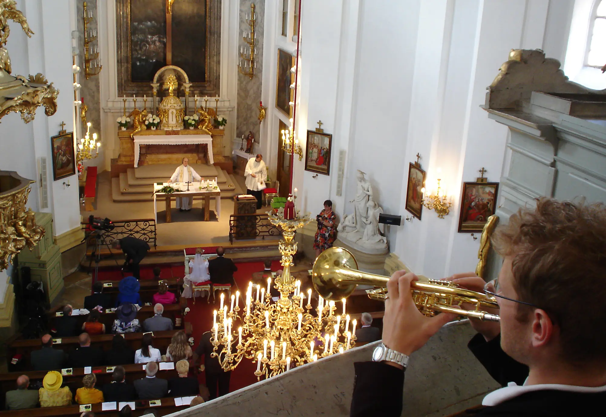 Live-Musik ist noch immer etwas Besonderes. Wir spielen in jeder Besetzung, an jedem Ort und jeden Stil: Kirche + Tafel - Photo 11