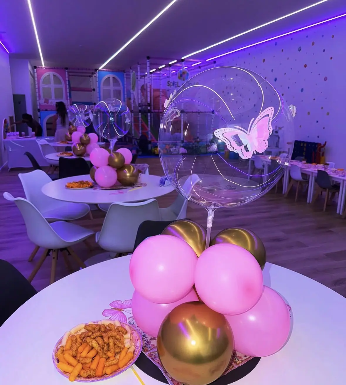 Individuelle Kinderparty-Deko mit Ballons, Tischdeko, Backdrops & kleinen Gastgeschenken – liebevoll passend zum Wunschm