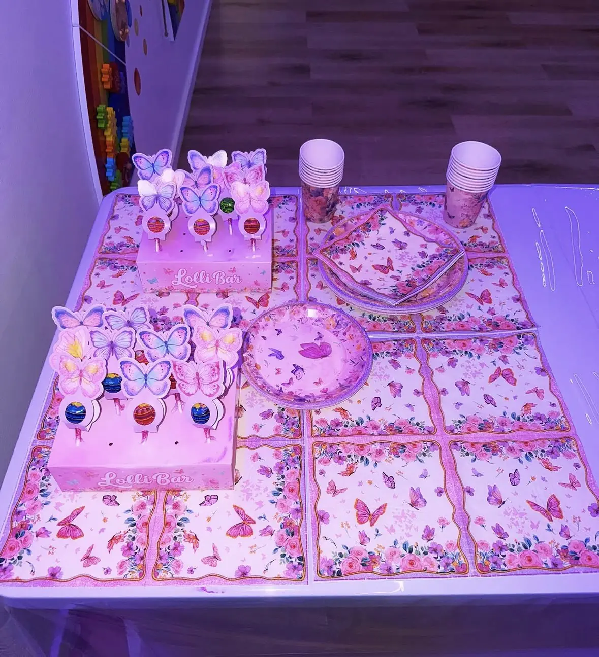 Individuelle Kinderparty-Deko mit Ballons, Tischdeko, Backdrops & kleinen Gastgeschenken – liebevoll passend zum Wunschm