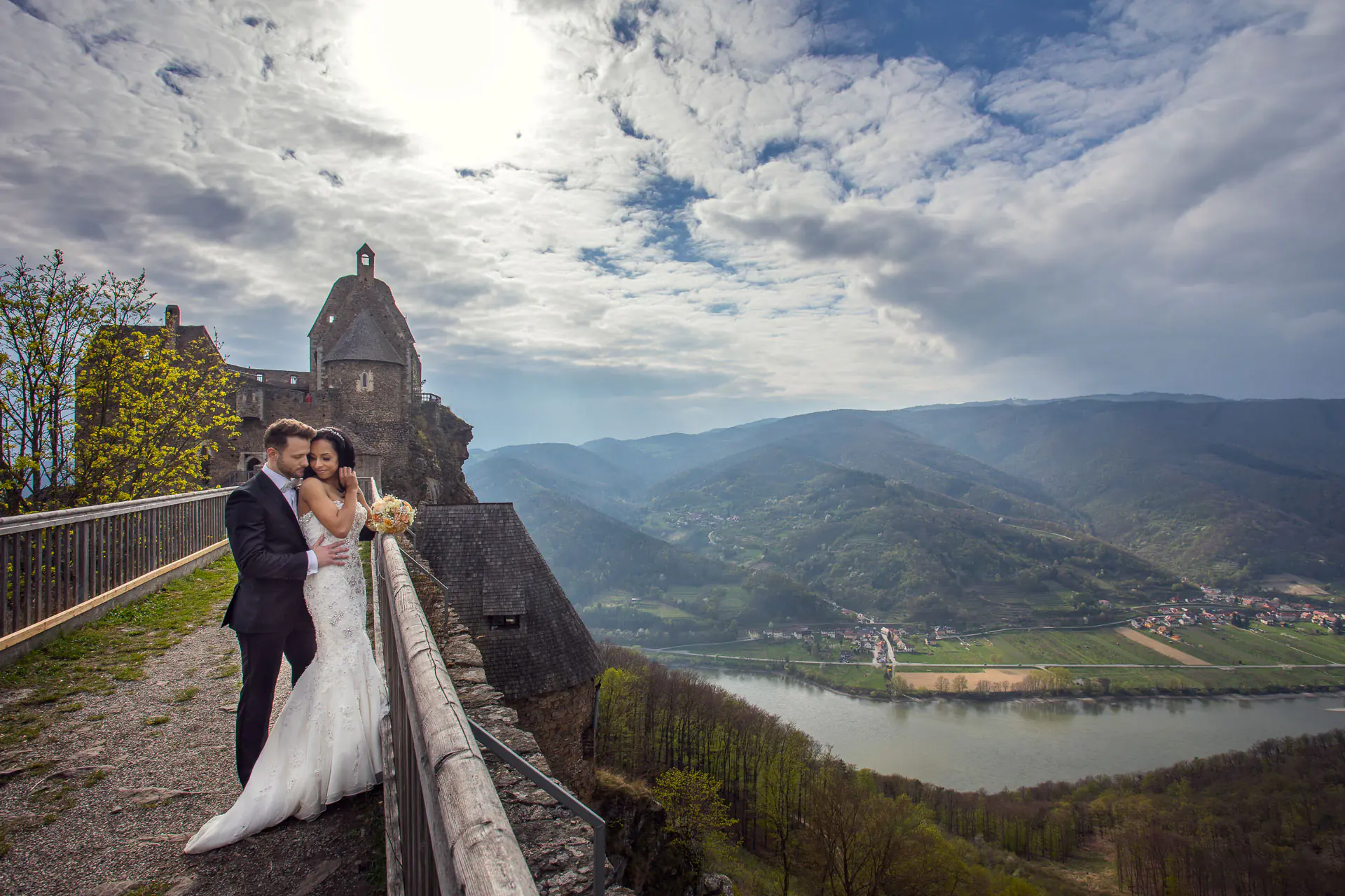 Ganztägige Hochzeitsfotografie & cineastische Hochzeitsfilme aus einer Hand. 